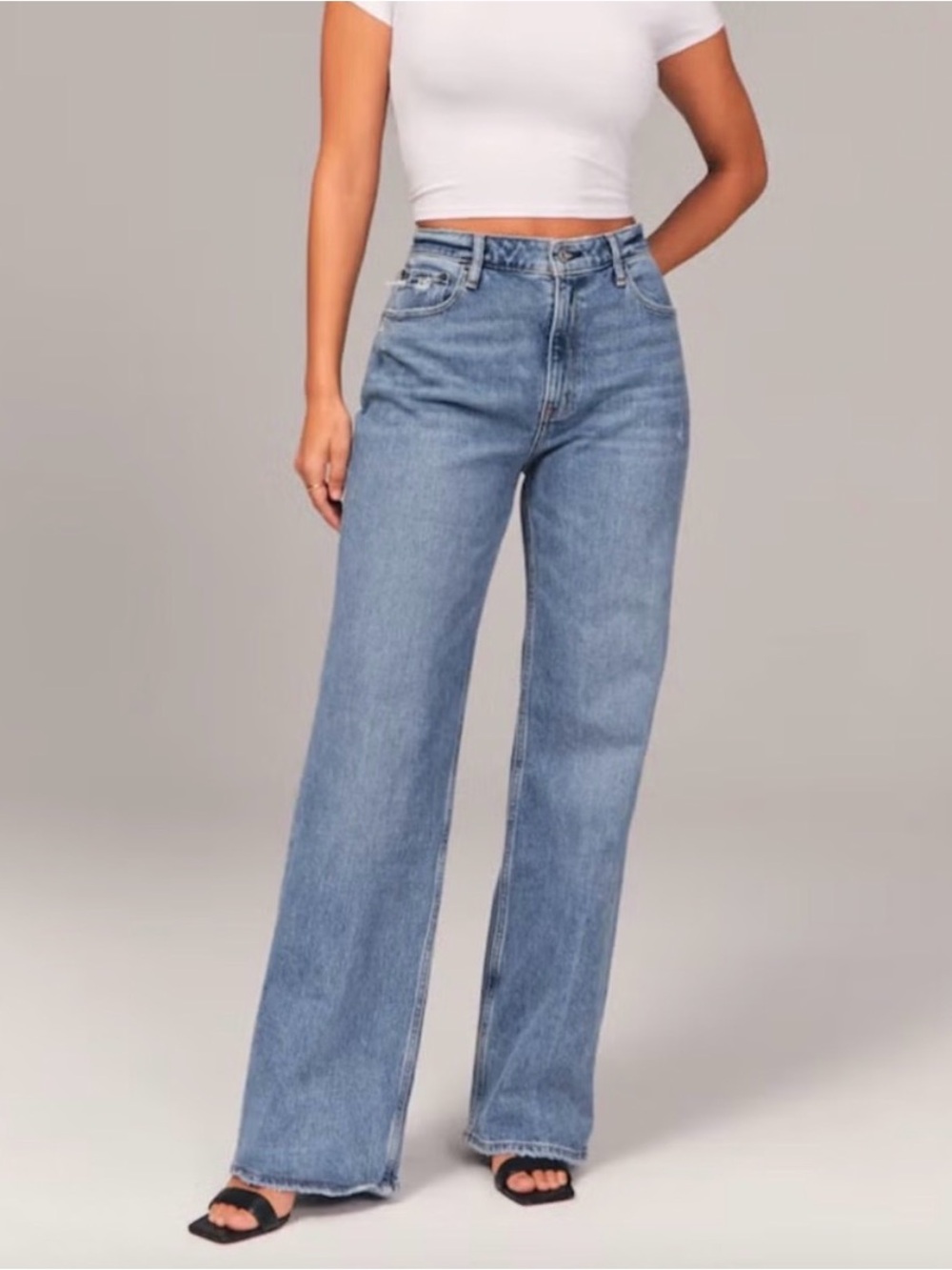 ABERCROMBIE + FITCH ‘90s Relaxed Jean High Rise Curve Love